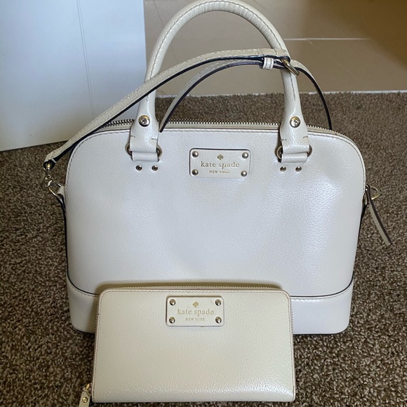 kate spade Handbags - Kate spade ♠️ dome set